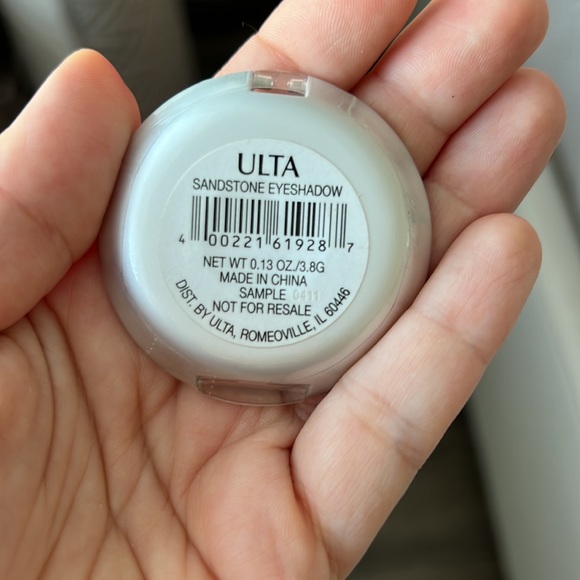 Assorted makeup items!! Eyeshadow, Powder, Bronzer, etc! - Picture 6 of 16